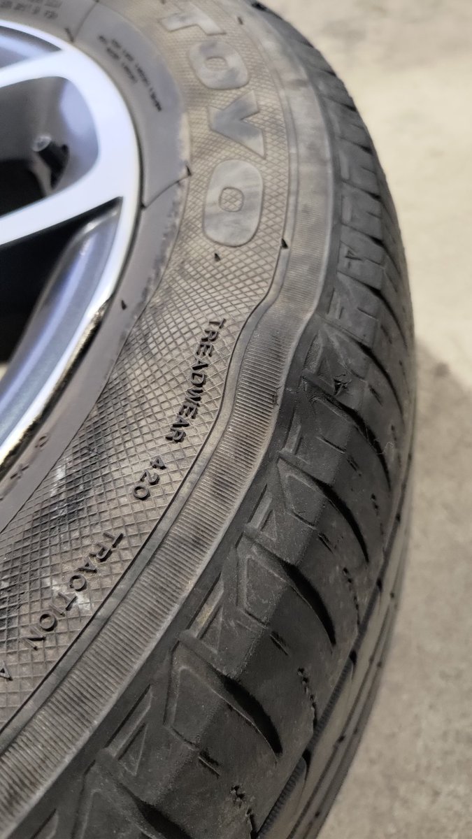 デーボン自動車整備工場 tweet media