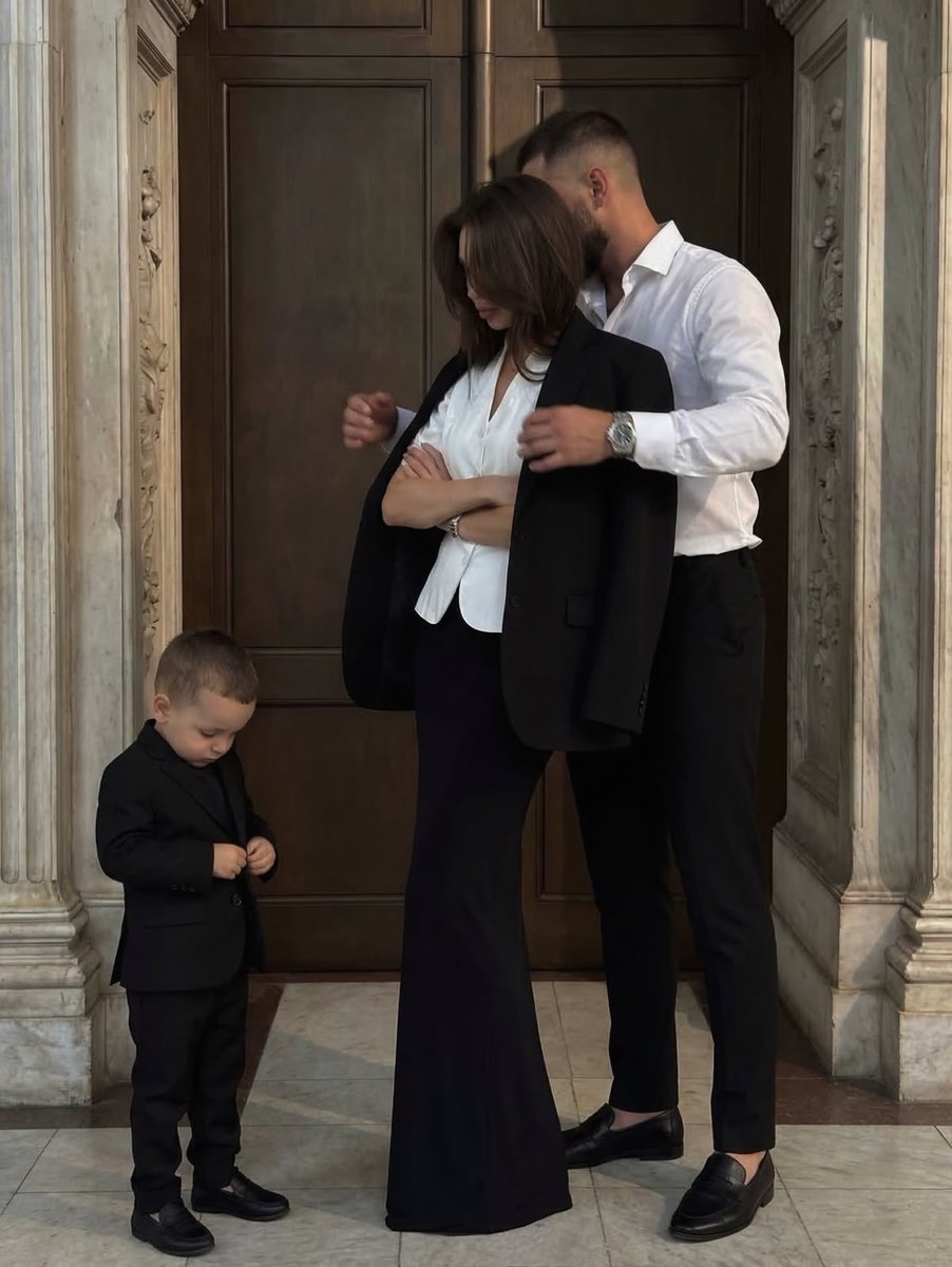 little family, quiet elegance 🖤