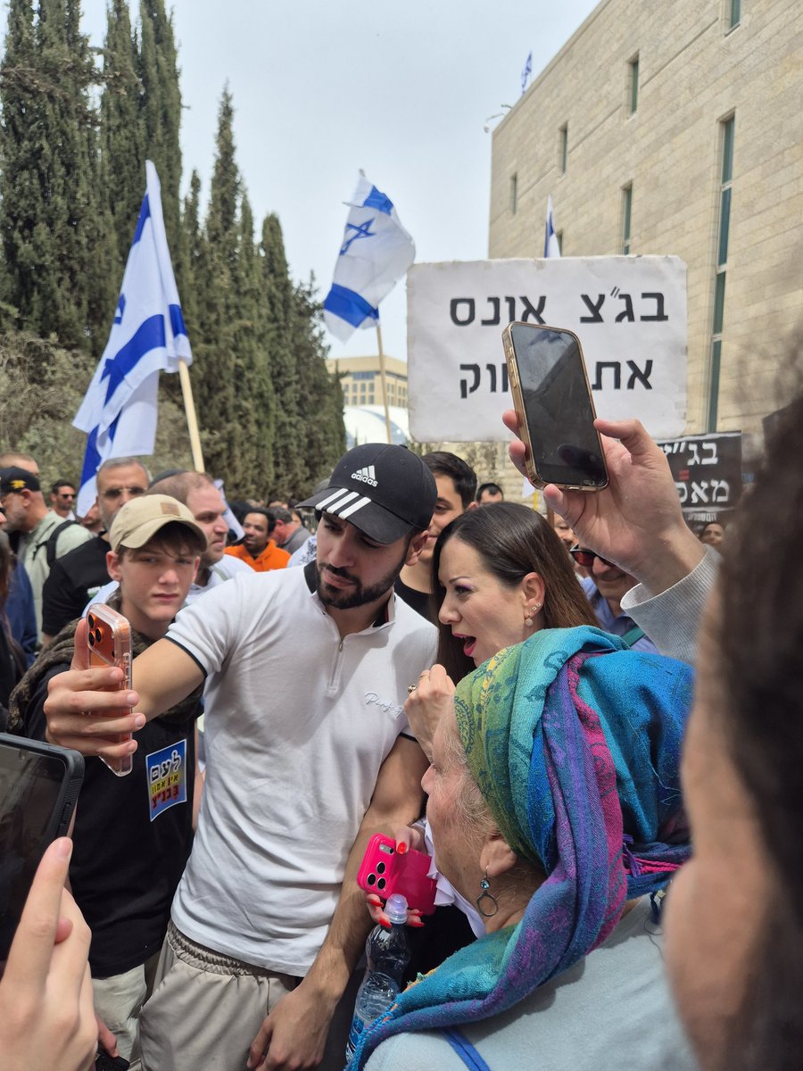 HolySmoke💨 tweet media