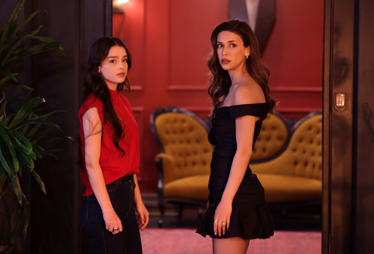 muratogucoglu19's tweet image. #Yeraltı 12.Bölüm Özeti ve Kareleri...

Paşa’nın yaşadığı kayıp, herkesin hayatını derinden sarsar. Onu hayata döndürmek isteyenler bir yanda, acısıyla baş başa kalmak isteyen Paşa diğer yandadır. Bozo’nun sert yüzleşmesi ve Ceylan’ın kalpten gelen sözleri, Paşa’yı geri dönülmez