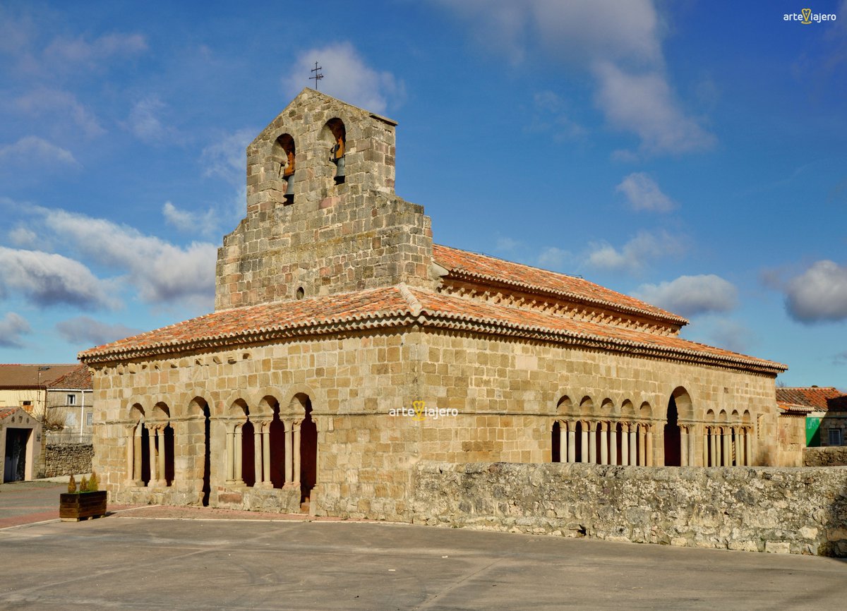 Hoy os presento la magnífica iglesia de Saúca, un pueblo de 47 habitantes, nos ofrece una de las mejores muestras de románico porticado que encontramos en la provincia de Guadalajara
⬇️⬇️⬇️
arteviajero.com/articulos/sauc…
#BuenosDias #FelizMiercoles