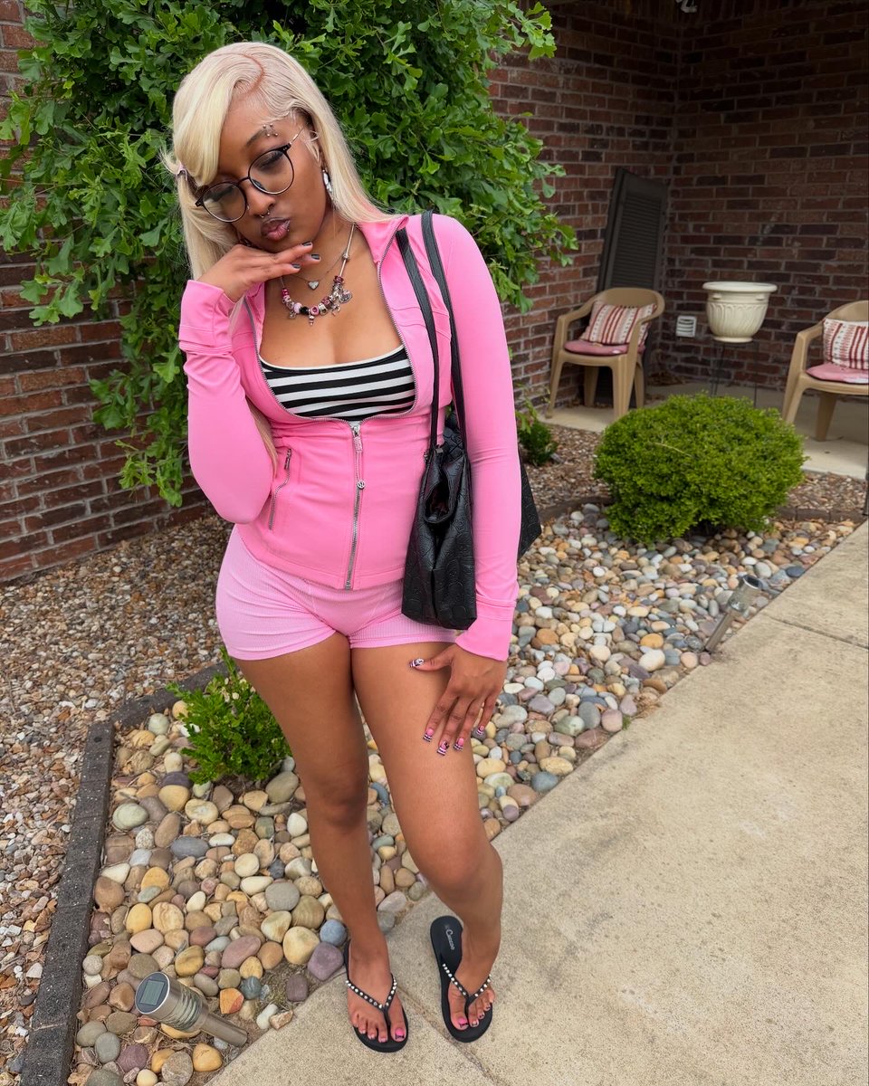 fineblkgirl's tweet photo. 🧘🏽‍♀️ https://t.co/ozWPKNiouw
