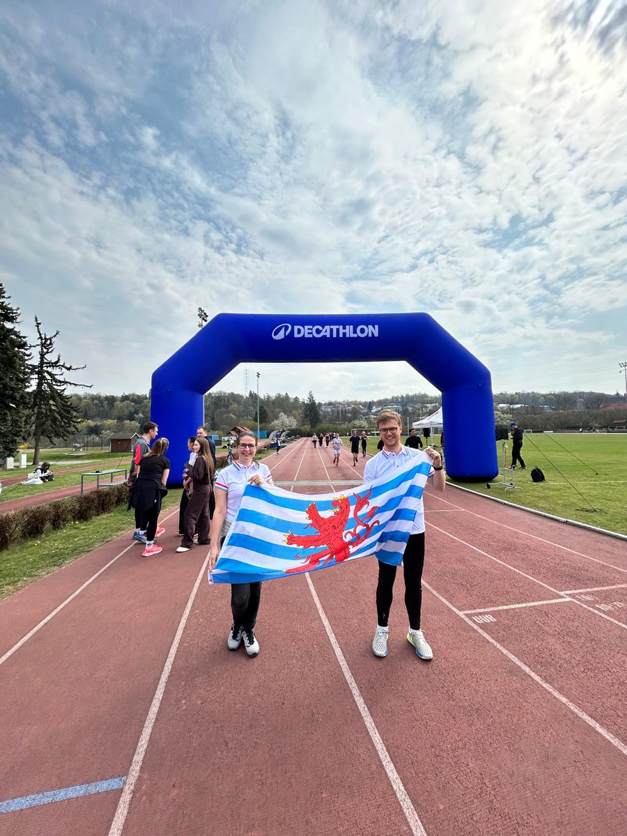 LUinPrague's tweet image. Včera se 🇱🇺 velvyslanectví v Praze spolu s dalšími ambasádami zúčastnilo charitativní sportovní akce Hřeje mě pohyb | Sport for All 2026 na podporu 🇺🇦. Solidární iniciativa propojující sport, lidi a podporu dobré věci. #SportForAll #Charity #Solidarity
