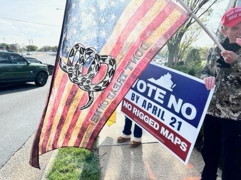 MamaGrizzlyOrg's tweet photo. 📣 Patriots came out in Fairfax City to say VOTE NO on the Gerrymandering Referendum next Tuesday April 21st! 📣
🇺🇸 🇺🇸 🇺🇸 🇺🇸 🇺🇸 🇺🇸 🇺🇸

@FairfaxGOP @GorkaKatie @RichAndersonRPV @VA_GOP https://t.co/9EjoxDitYX