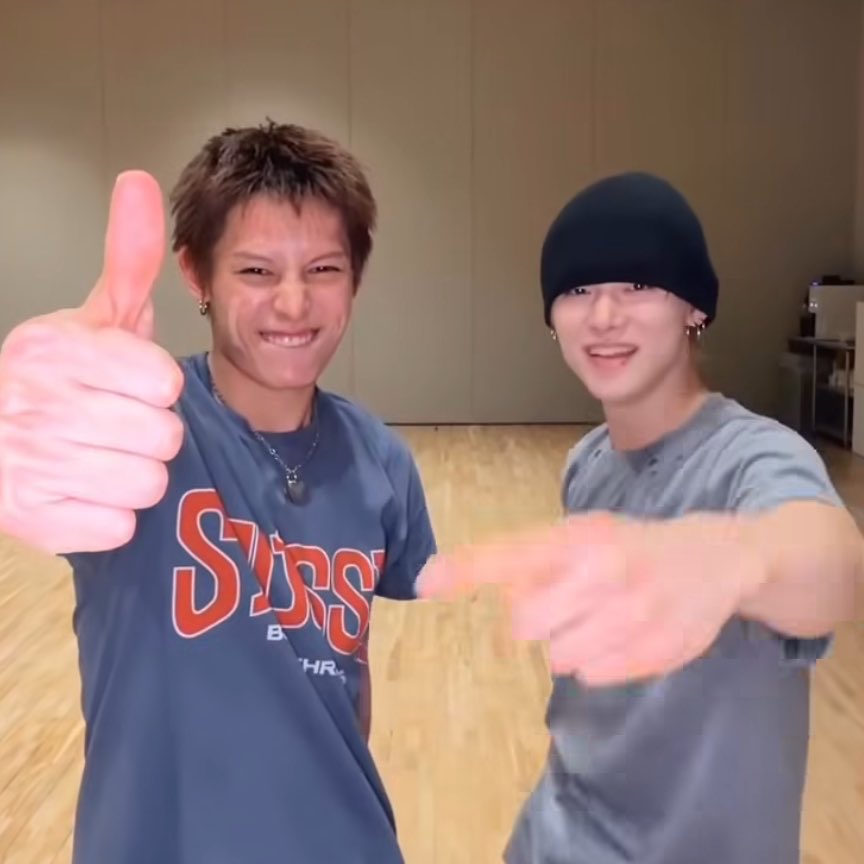 dailyjames tweet media