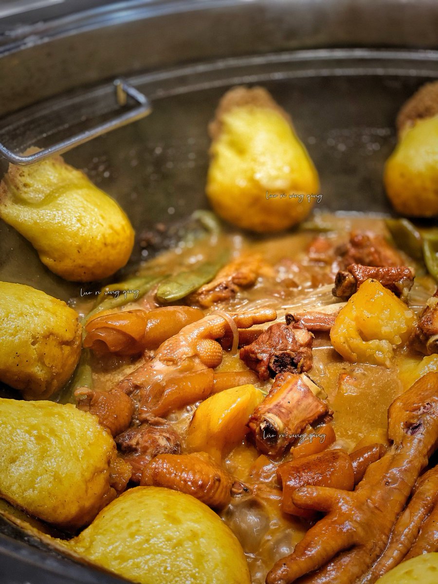 Wascharawan's tweet image. Bake u0026 Unwind! Spent the afternoon mixing buttery dough, rolling out flaky layers, and pulling warm croissants from the oven—crusts golden, aroma filling the kitchen. Nothing beats the cozy joy of homemade treats.  #BakingTherapy #HomeBakedHappiness