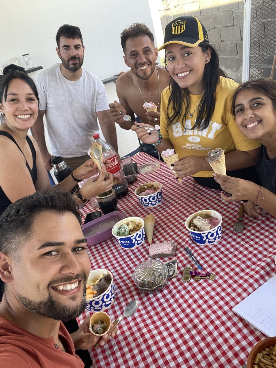 AniMusicc's tweet image. Desde Uruguay, los seguimos siempre! Y Los invito a escuchar mis canciones por YouTube, soy la de Peñarol 💛🖤 

youtube.com/@analia_uy?si=…

  #NDN #nadiedicenada #grido @nadiedicenada_ @LuzuComunidad