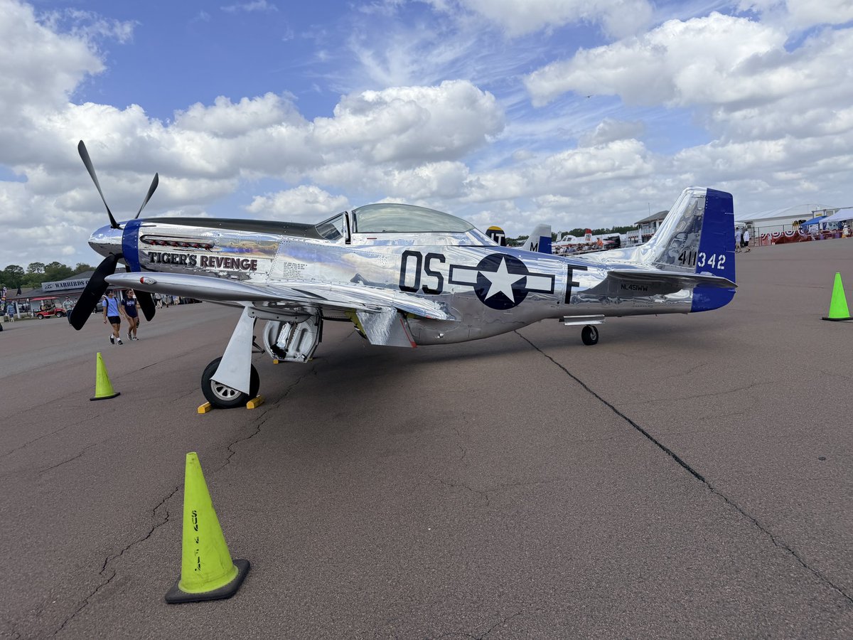 S3XYev's tweet photo. Enjoyed visiting @SunnFunFlyIn - great weather. https://t.co/v9nltE4dcx