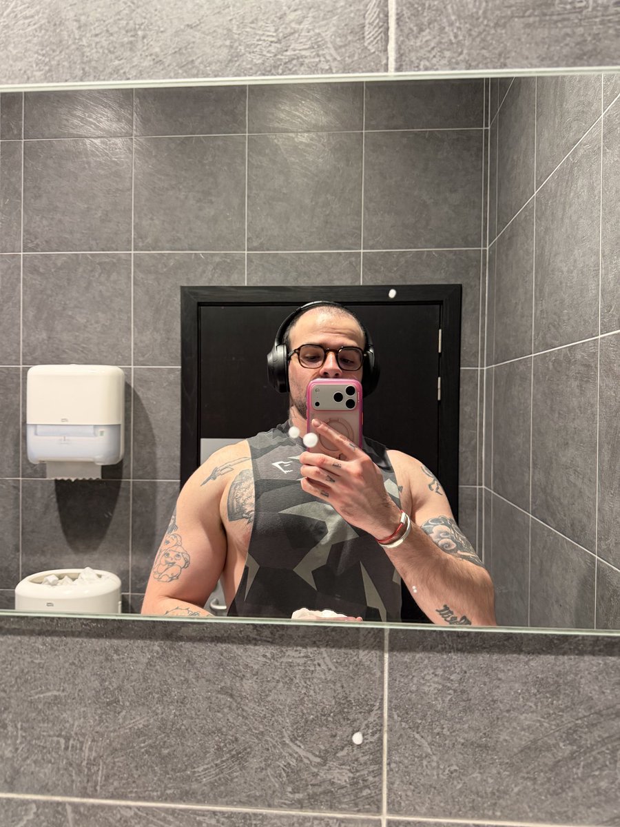 Blakeshaker 30% off this week 🍆🤪 tweet media