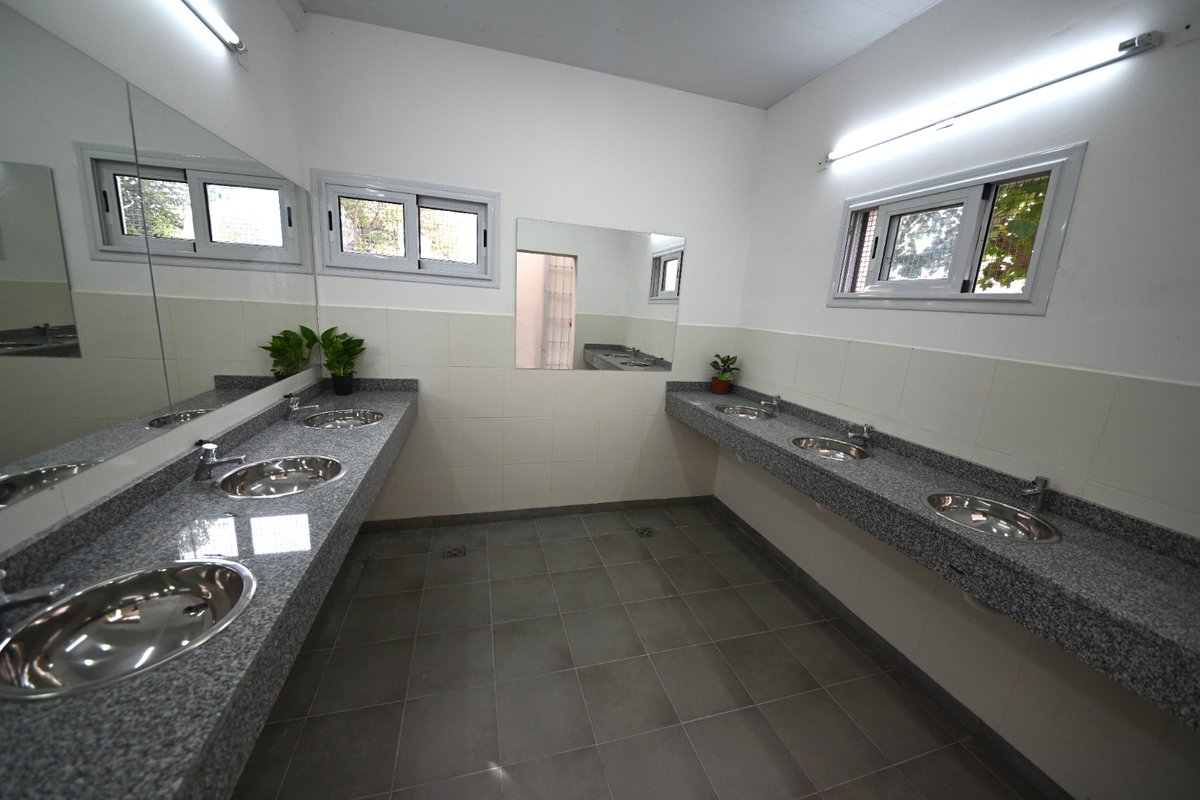 Se inauguraron los baños públicos del predio ferroviario de la localidad de Carlos Keen, una obra muy esperada que mejora la infraestructura del espacio y acompaña el crecimiento de uno de los destinos más elegidos por la comunidad y el turismo.