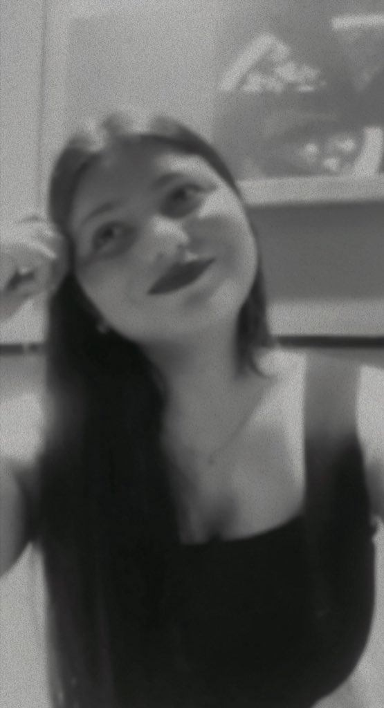 aree_shuklajii tweet media