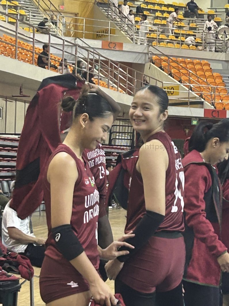 ella 🎧 tweet media