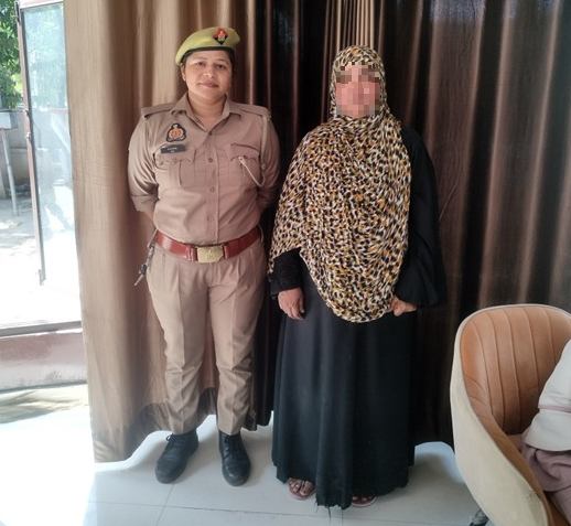 bijnorpolice's tweet image. #SuccessStory
थाना कोतवाली शहर #MissionShakti5 टीम द्वारा की गई कार्यवाही से संतुष्ट होकर पीडिता द्वारा टीम की सराहना करते हुए आभार व्यक्त किया गया।
#नारी_सुरक्षा_सम्मान_स्वावलंबन 
#UPPolice