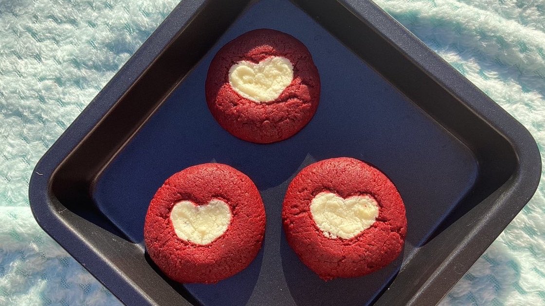 NxKitchxn's tweet photo. เปิดเตาแล้วนะคะ สามารถสั่งได้เรื่อย ๆ เลยค่ะ จนกว่าจะปิดเตาค่ะ ! 🍪

- soft cookies marshmallow 20 ฿
- brownie cookies / marshmallow ( 20/40)
- Red velvet cookies 20 ฿
- chocolate cookies 20 ฿
- birthday cookies 15 ฿

ค่าส่งแต่ละบ้าน 50 ไม่มีบวกเพิ่ม 🤩❗️ https://t.co/WrhQuyhTHw