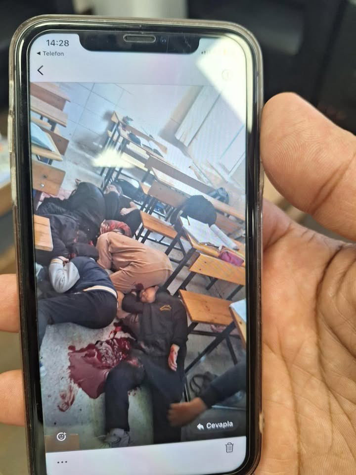 oefekuscu's tweet photo. Sadece 4 ölü mü #Kahramanmaraş https://t.co/kZHeleZrVB