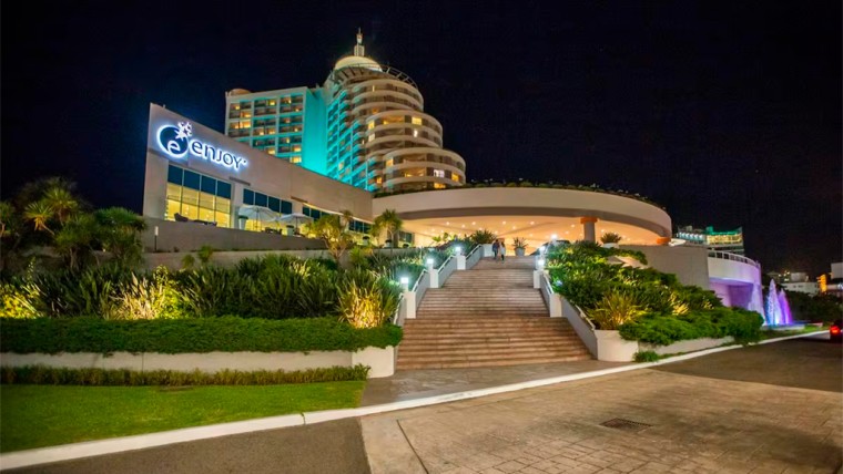 soloazarok's tweet image. Uruguay: Historic former Conrad hotel and casino sold for US$160 M, millions in investment projected
soloazar.com/en/category/ca…

#Uruguay #Brazil #Investment
#Fasano #SoloAzar #News