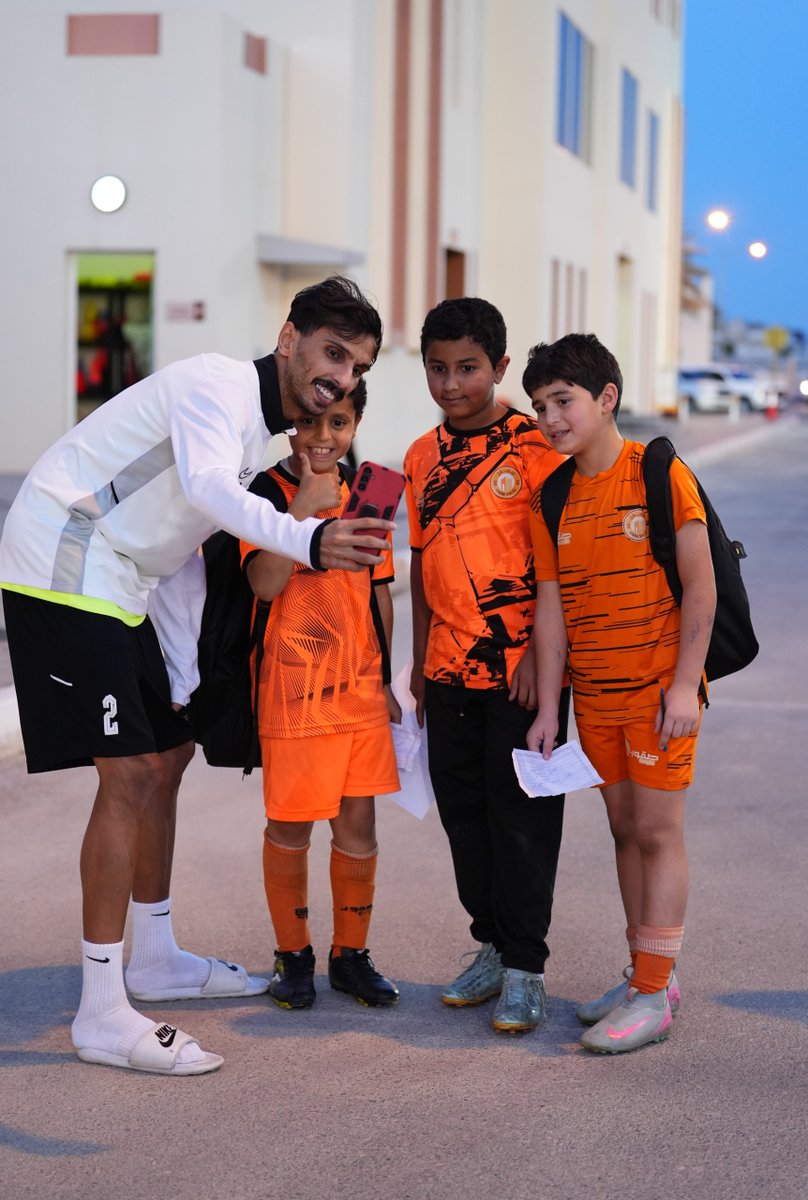 ummsalalsc's tweet photo. 🟠 صقور برزان ونجوم المستقبل… أجيال تتلاقى وطموح لا يتوقف 🦅🧡

#أم_صلال | #صقور_برزان https://t.co/DvV6phs7zv
