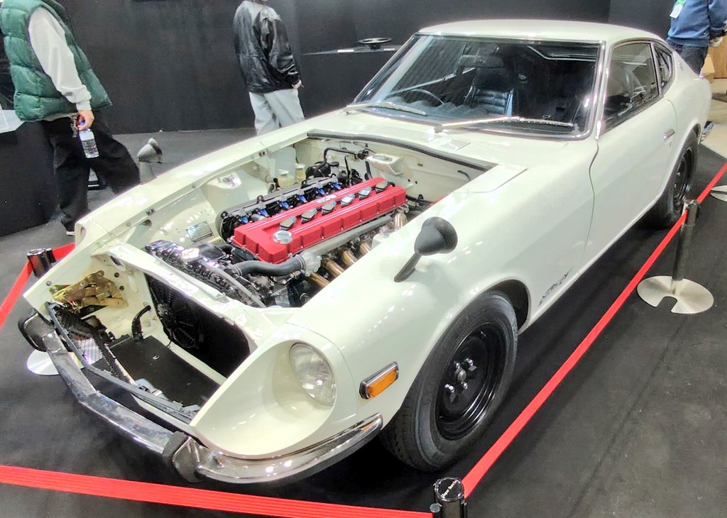 shimbahome2's tweet photo. こちらは本家?NISMOさんによるヘリテージ事業展示のS30Zの様で
外観こそ黒鉄ホイールで穏やかな純正な様相ですが

内部に収まるは独自新開発されたDOHC変換キットや
電子化により時代に合う卓越した進化が図られた心臓の様ですかな

#ノスタルジック2デイズ 
#ノスタルジック2デイズ2026
#N2D
#N2D2026 https://t.co/J75OADjGOE