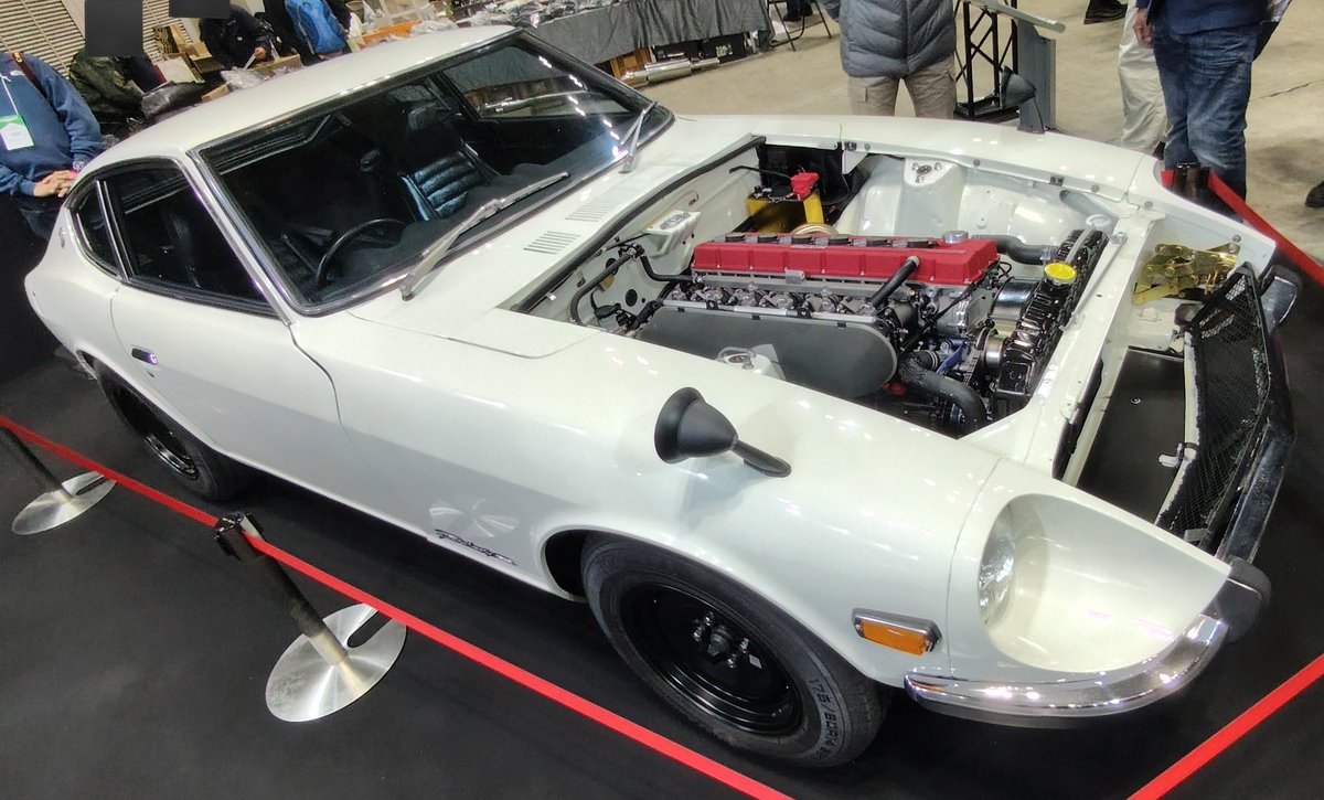 shimbahome2's tweet photo. こちらは本家?NISMOさんによるヘリテージ事業展示のS30Zの様で
外観こそ黒鉄ホイールで穏やかな純正な様相ですが

内部に収まるは独自新開発されたDOHC変換キットや
電子化により時代に合う卓越した進化が図られた心臓の様ですかな

#ノスタルジック2デイズ 
#ノスタルジック2デイズ2026
#N2D
#N2D2026 https://t.co/J75OADjGOE