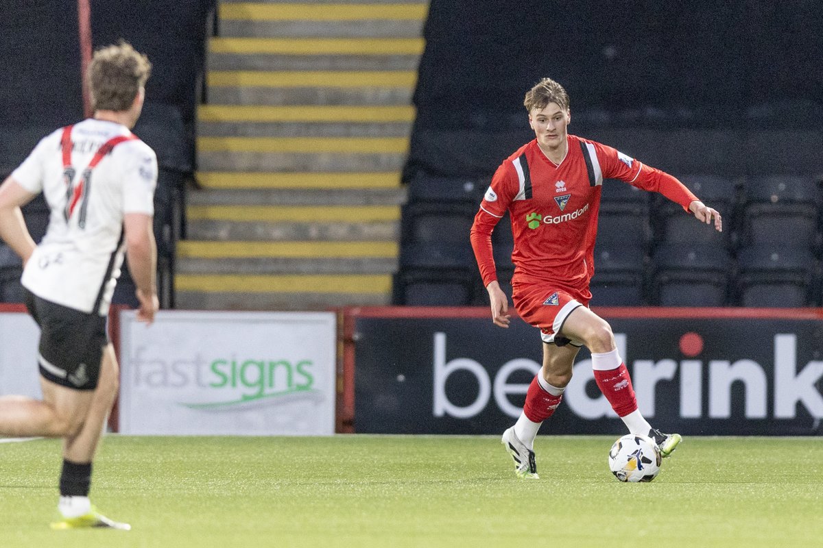 officialdafc's tweet photo. 📸 A first league start for Ewan and a first competitive start for Alasdair 🏁

Well done guys 👏 https://t.co/lC27bOd2n9
