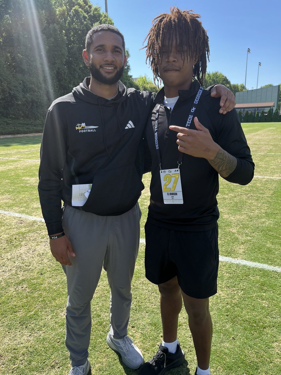 cjjohnson_26's tweet photo. I had an AMAZING time at yesterday’s practice, truly blessed to be able to experience the atmosphere at Georgia Tech. Thank you to all the coaches and staff for the hospitality . #stingem🐝 @Coach_KJones7 @CoachAnderson28 @J_Boras @coachmartin10 @CoachTMaloof @LanierRecruits @CoachCBurress