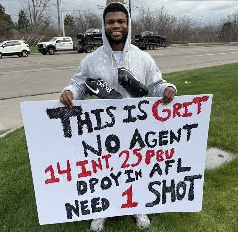 Kyle Brandt tweet media