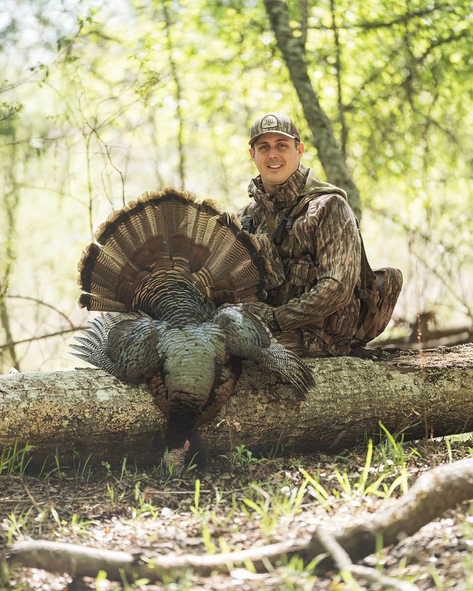 Realtree's tweet image. Gratitude, grit, and a Georgia morning done right.

#Realtree