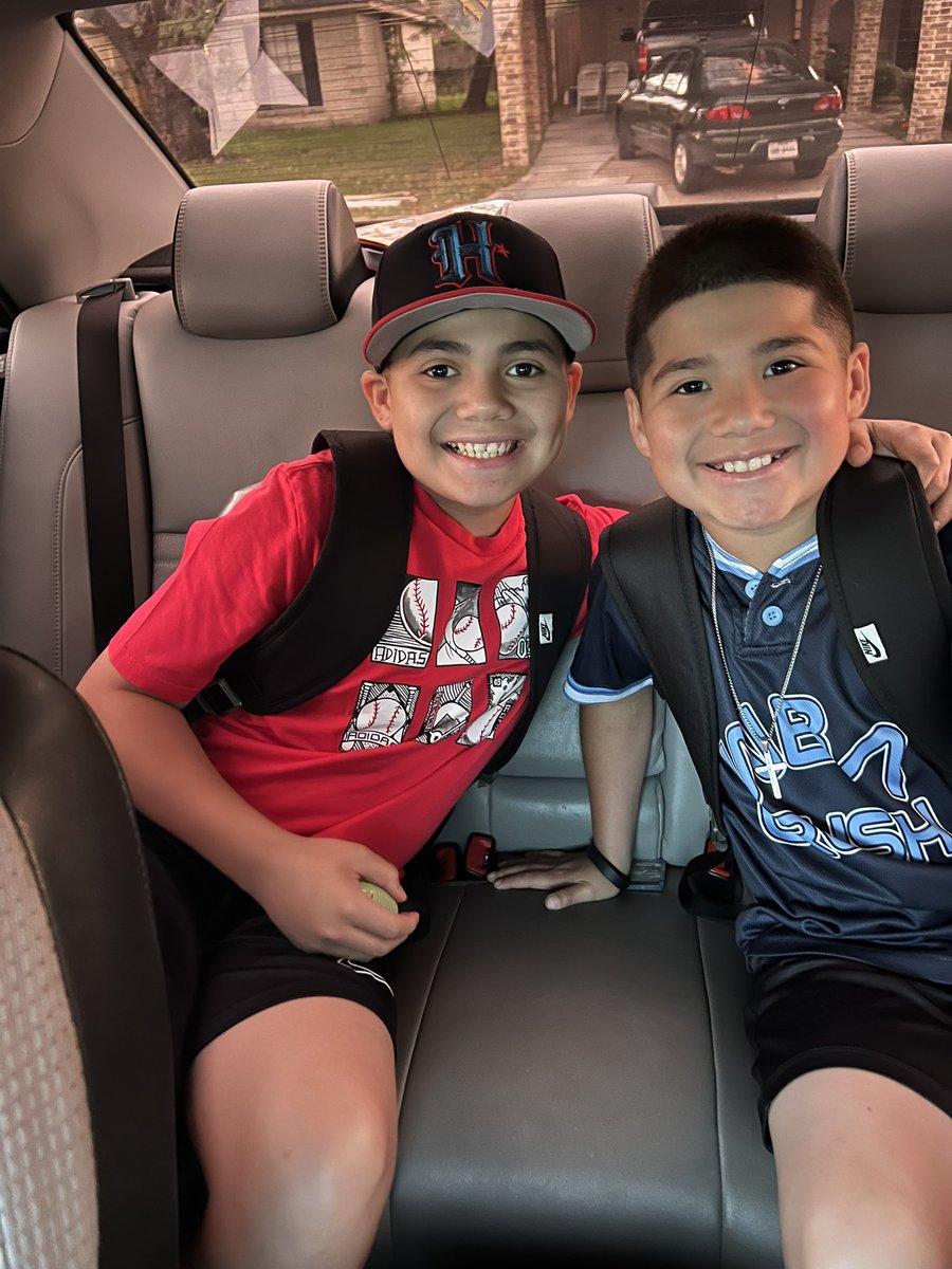 vmp1815's tweet photo. Every morning I take a picture of them and I tell them when I’m having a hard day at work, I look at their picture and it reminds me of my why. https://t.co/g7fNEPSQwq