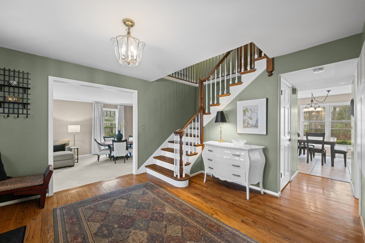 countoncarla's tweet photo. 220 Dover Circle, Lincolnshire, IL, 60069
5 bed | 2.5 bath 3331 Sq. Ft.
Active | 899000
https://t.co/VCQyDAlM7n
Located on one of Lincolnshire's most sought-after private, tree-lined streets in award-winning Stevenson &amp; Lincolnshire school districts, this beautifully... https://t.co/AGND2ZDPWJ