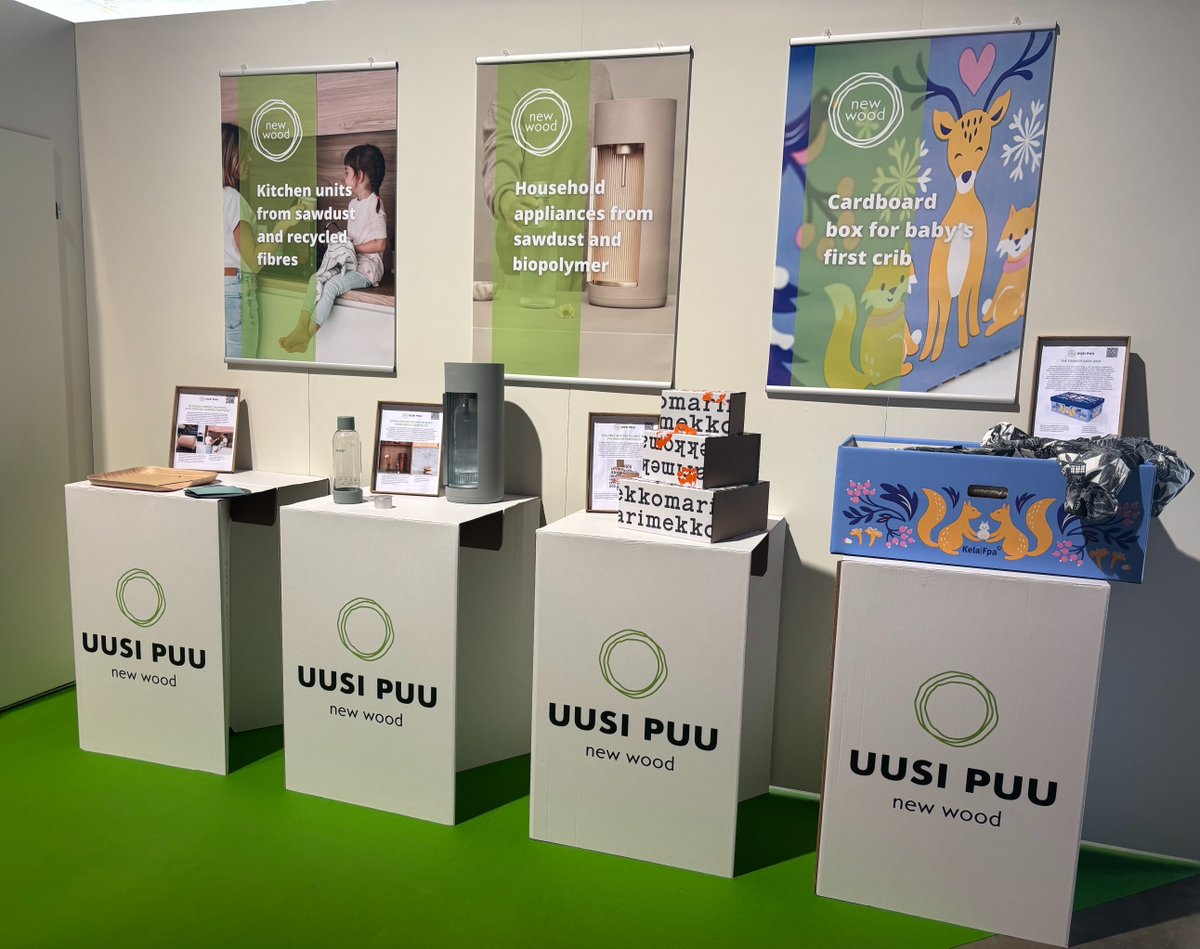storaensosuomi's tweet image. Lontoossa vieraillut Uusi puu -näyttely on nähtävillä 15.–16.4.2026 Helsingin Messukeskuksessa Pulp &amp;amp; Beyond -messuilla osastolla 4b1. 🌲✨
Näyttely on avoinna torstaina klo 9:00–16:00. 
#newwood #innovations #packagingmaterials
Lisätietoja messuista: 👉eu1.hubs.ly/H0txxt10