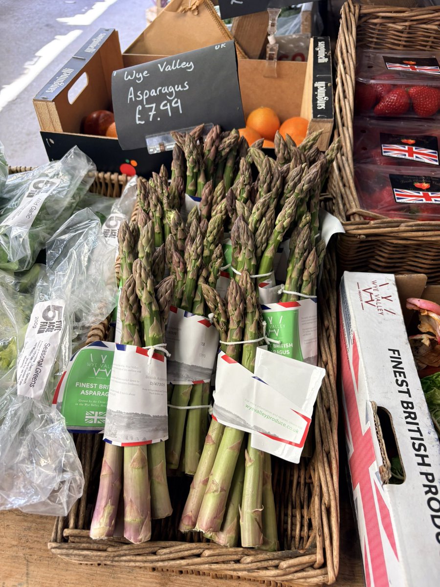 Lizzie  jack tweet media