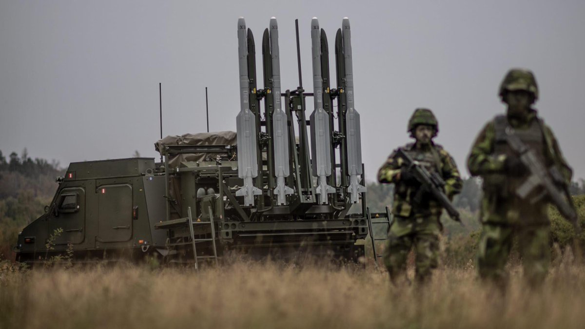 DiehlDefence's tweet image. Ukraine to receive more IRIS‑T Air Defence Systems!   
This week an agreement was signed to increase the amount of IRIS‑T SLM/SLS for the Ukrainian Armed Forces. #Ukraine #IRIS_T #AirDefence #DiehlDefence

Picture 1: ©BMVg/Eibe