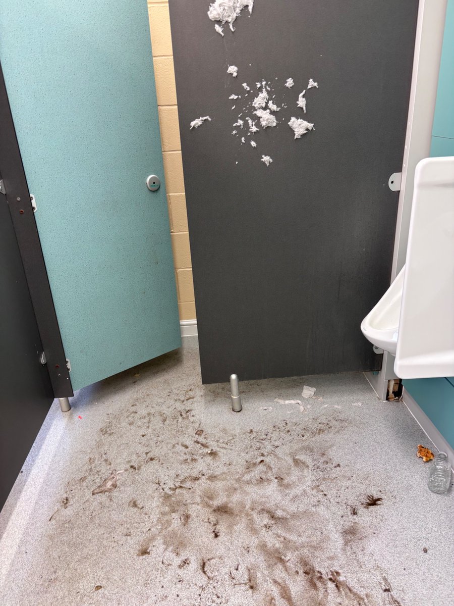 𝙜𝙪𝙞𝙡𝙡𝙤𝙩𝙞𝙣𝙖 tweet media