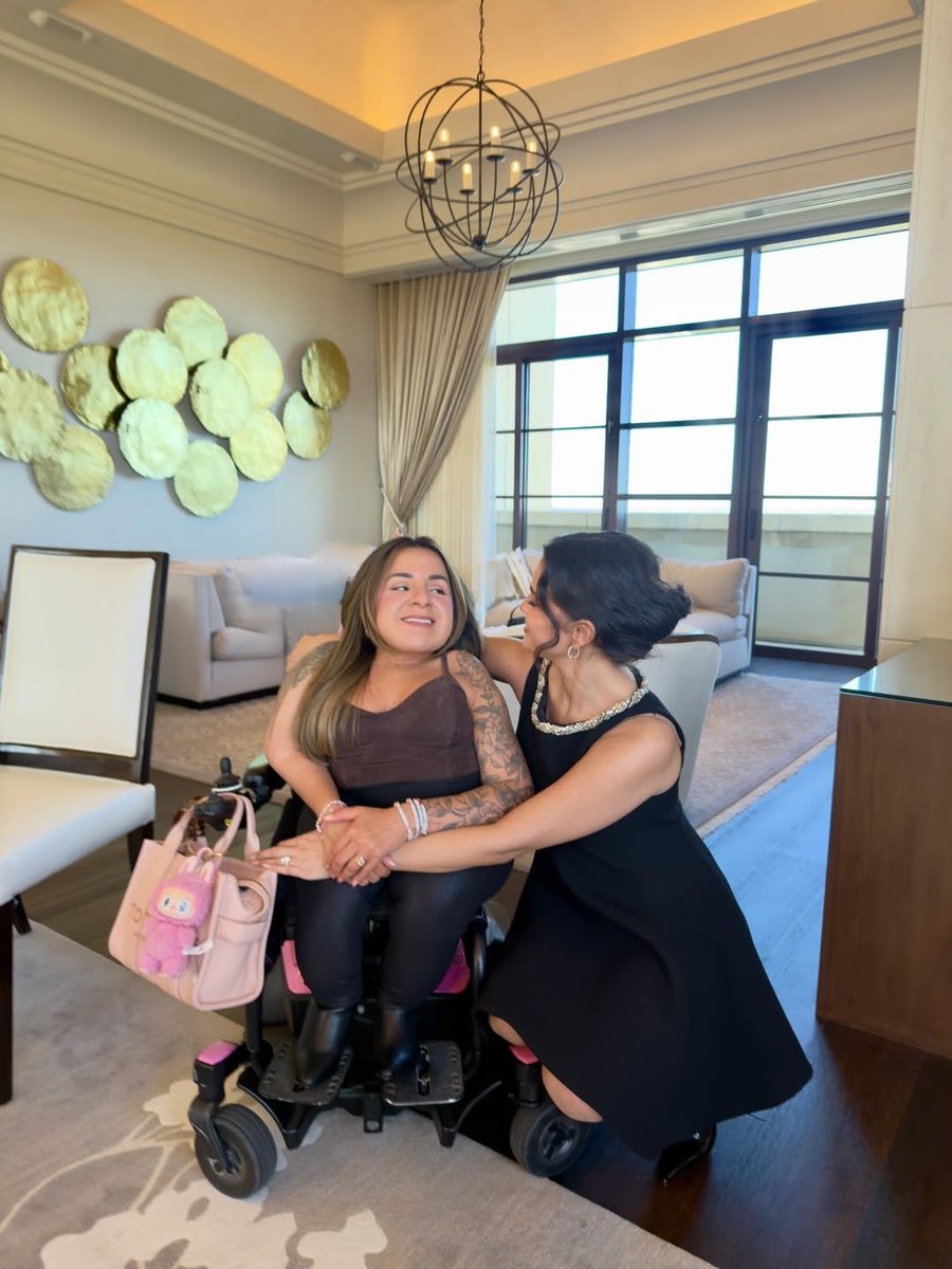 Selena Gomez Fan Acc tweet media