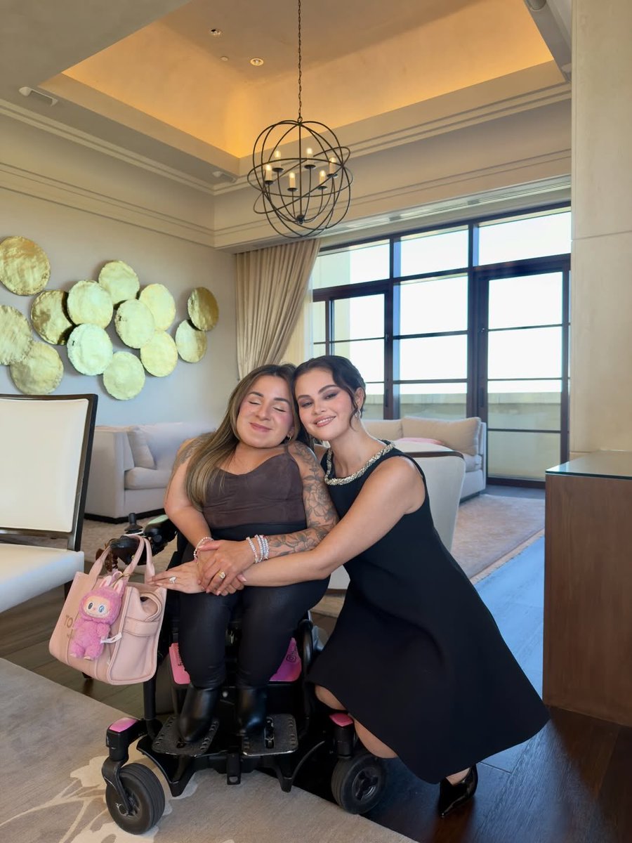 Selena Gomez Fan Acc tweet media