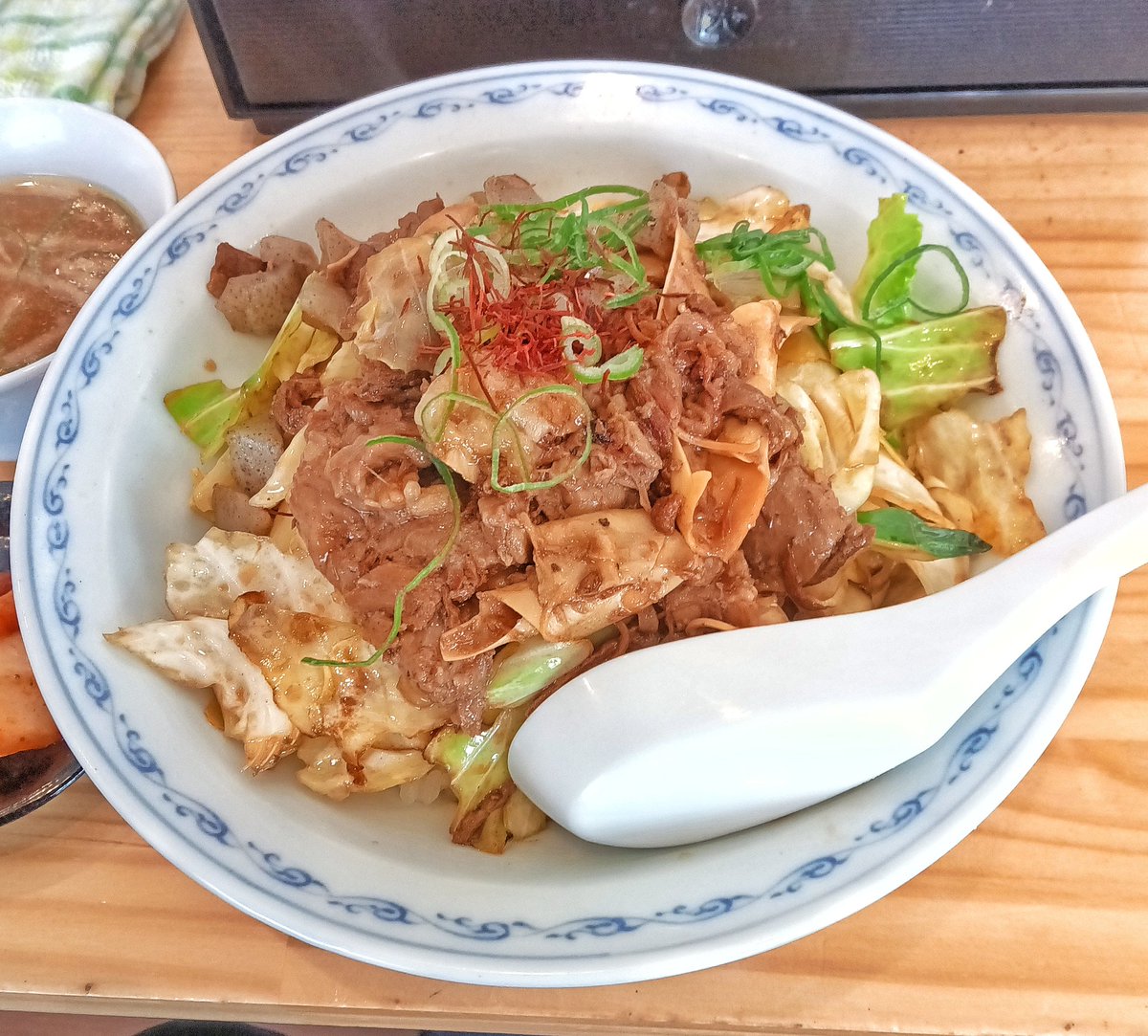 黒毛和牛の牛すじ丼。
柔らかくて旨味たっぷり😋
#創作中華阿波たぬき