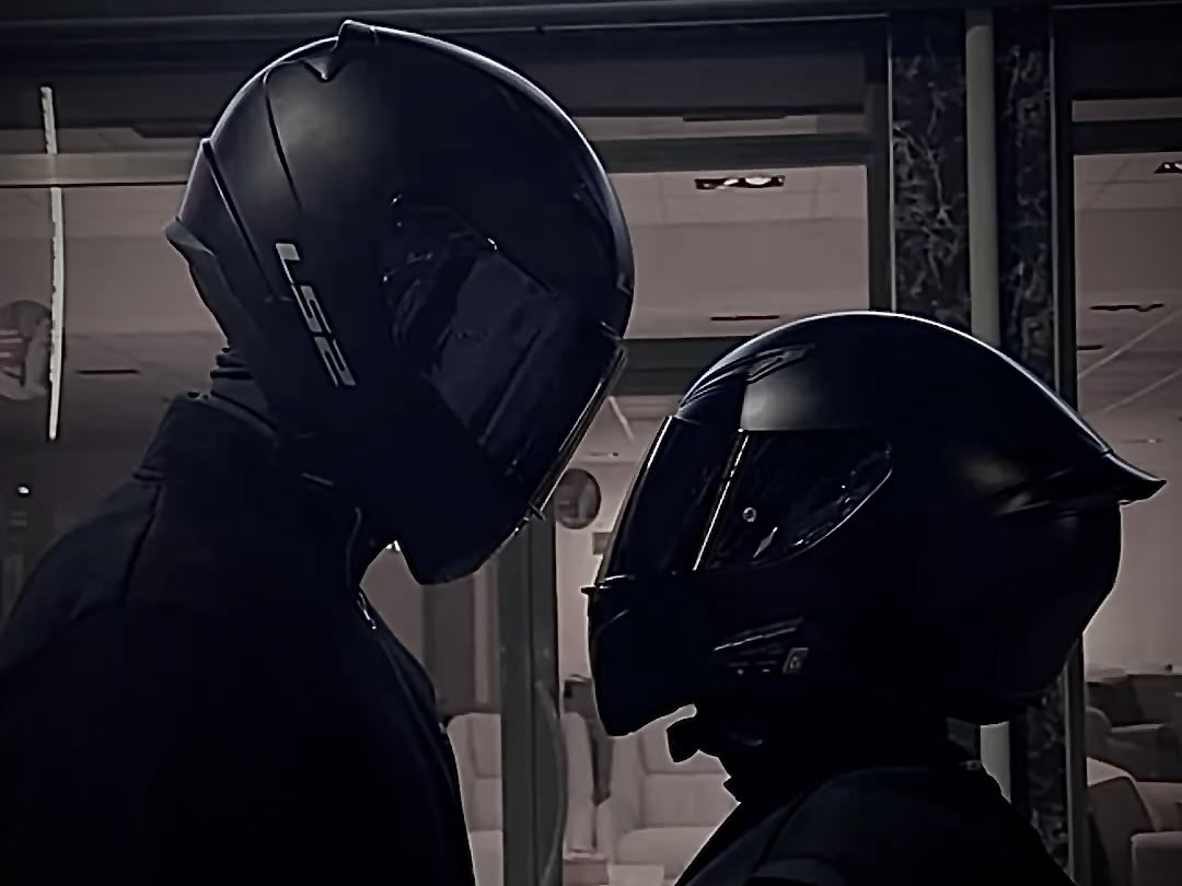 venuz 🦋 (author) tweet media