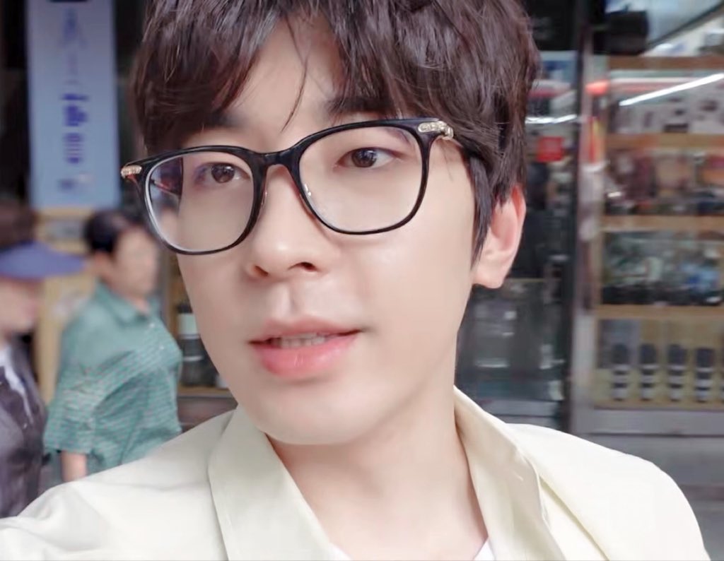 daisy meow. tweet media