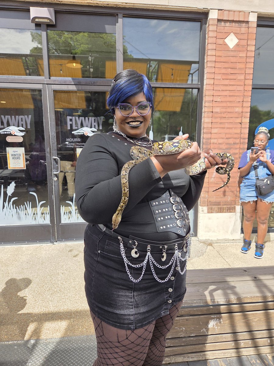 LunarKittycp's tweet photo. Had a great time at #afkmemphis with @OtakuAsylum https://t.co/VJHEXgWy4o