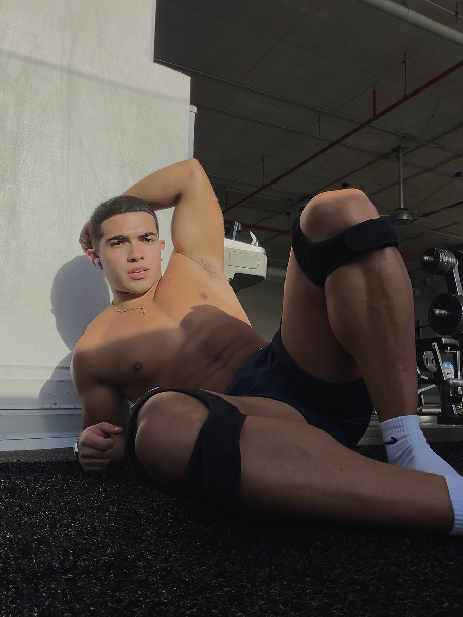 itsvarone's tweet photo. Good morning BB

https://t.co/J7IAi7rz1h🍆🎁🥵🔥 https://t.co/sdHatwxrLd
