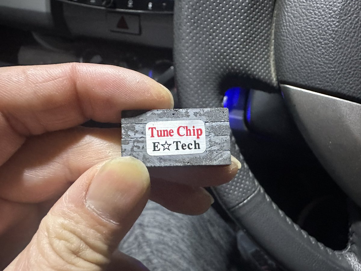 あしほん tweet media