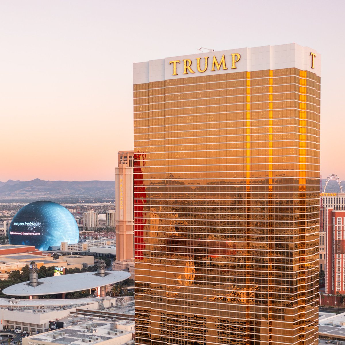TrumpLasVegas's tweet image. Come for the views, stay for the experience. Welcome to Trump Las Vegas!

#TrumpHotels #NeverSettle #TrumpLasVegas #TheSphere #TheStripView