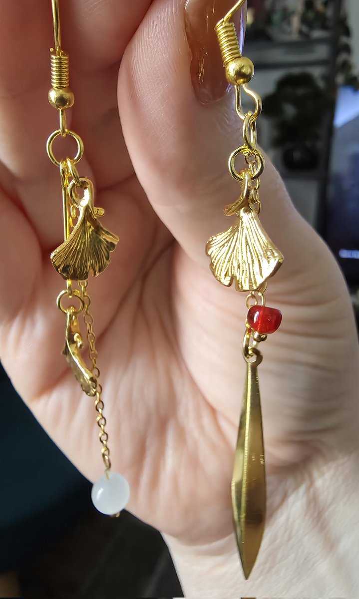 ponya_art's tweet image. More goodies arrived! I was initially just going to buy the gold coloured jewelry for an upcoming wedding, but I maaaaay have gotten a little lost in the shop and ordered a bunch more 😅 

In order: Jing Yuan, Caleb (x2), and Sylus inspired 🥰