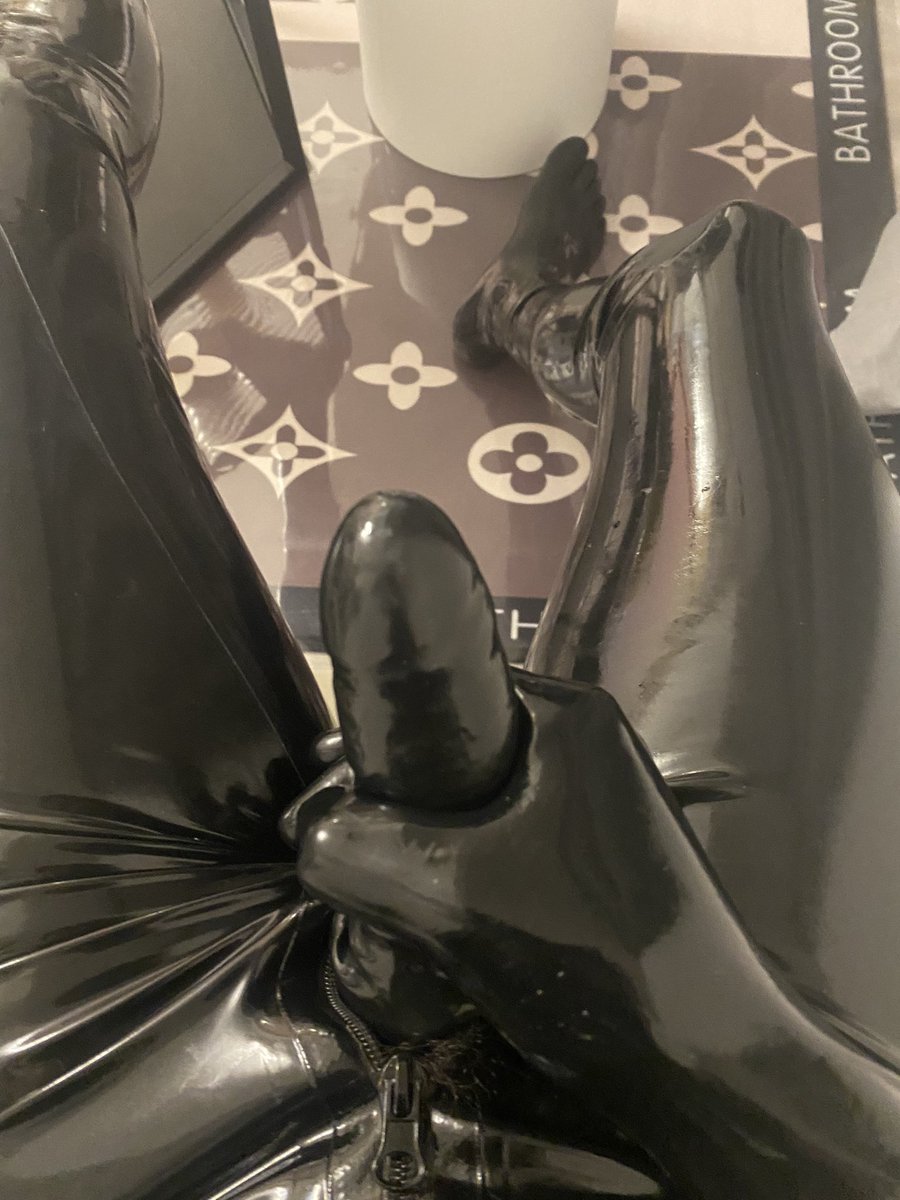 Latex者者 tweet media