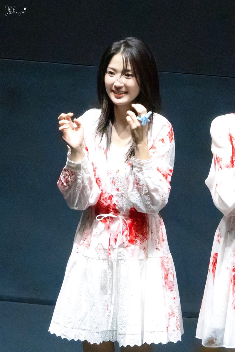 o3o_ikham's tweet photo. 260415 | 살목지 무대인사

언니..너무 이뻐요🥺✨

#김혜윤 https://t.co/Bq0lfpBiZn