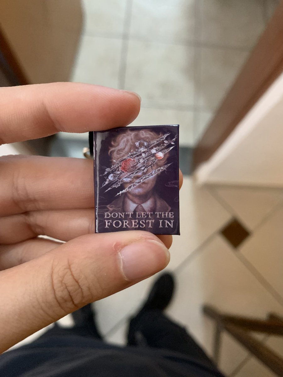 andrewfromunova's tweet photo. I bought these tiny keychains from a small store online, they’re so damn cute, now I can carry DLTFI everywhere with me :)
#DLTFI #Dontlettheforestin https://t.co/K7YXyNsxAX