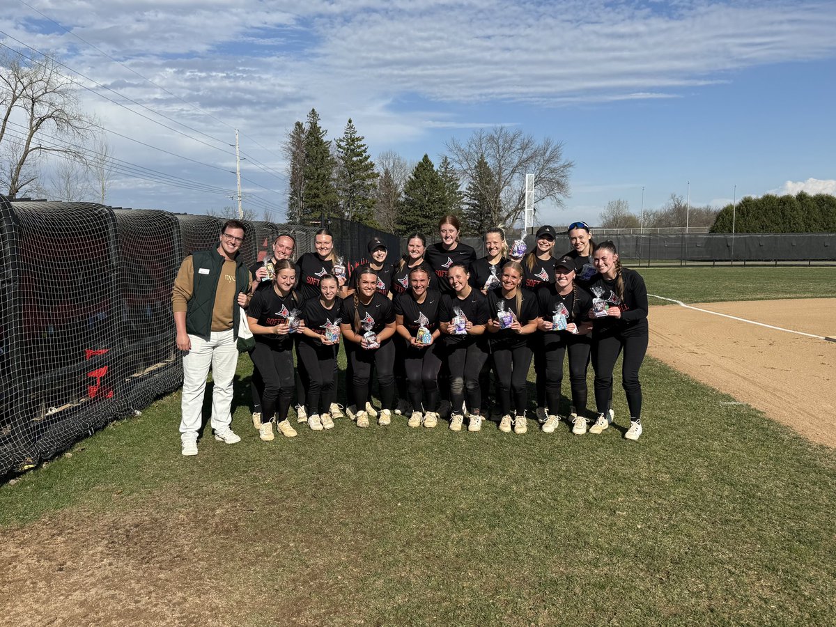 UWRFSOFTBALL's tweet photo. GAMEDAY!! 🔥👏

Mental health awareness game!! Shoutout to Brett Farmer our Falcons for Falcons Team Member for these goodie bags! We are so lucky to have you and so grateful for all the game day treats, support, and fun you have brought to this team! #uwrfsoftball https://t.co/eu44P8cn5b