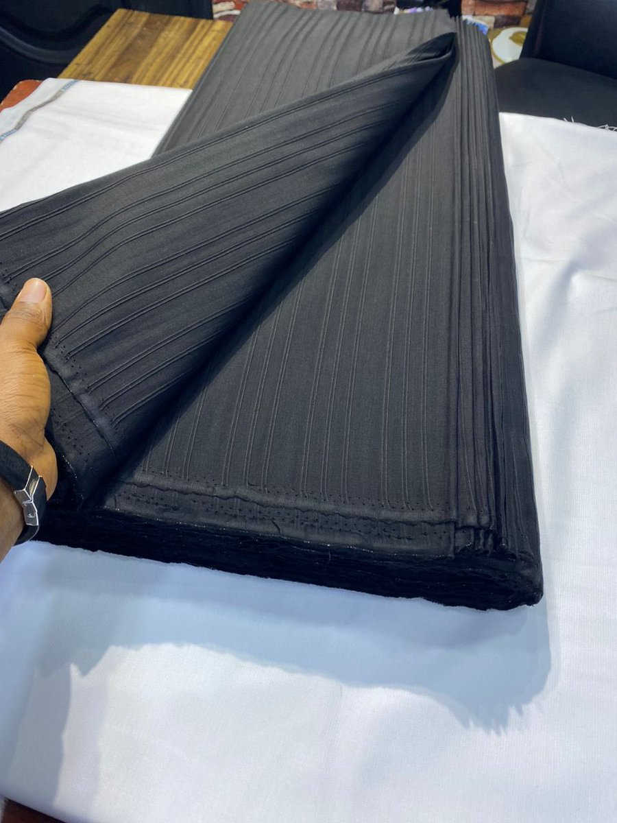 Humani ( THE FABRICS SELLER) tweet media