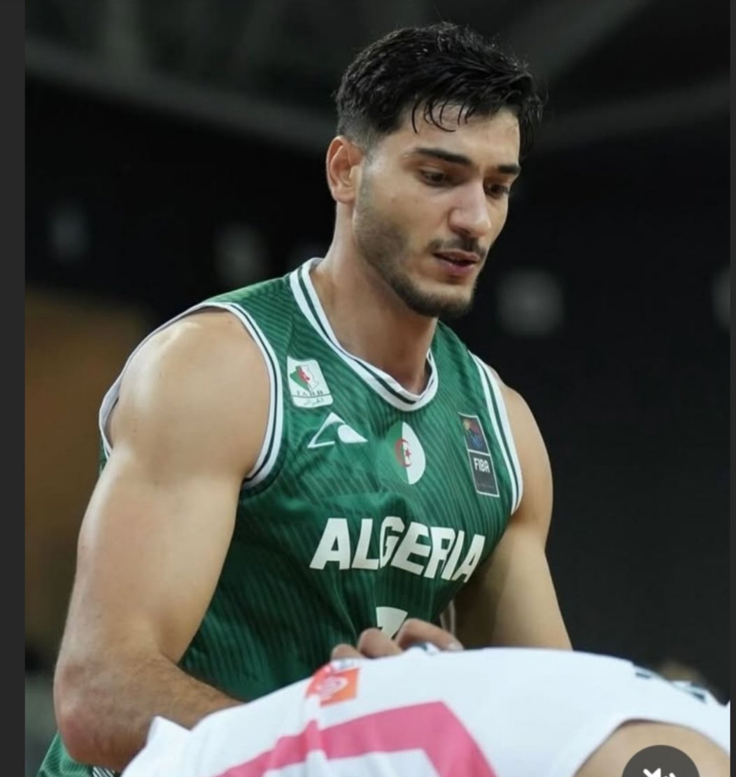 kpio500's tweet image. 7'1  F. M. Algerian giant