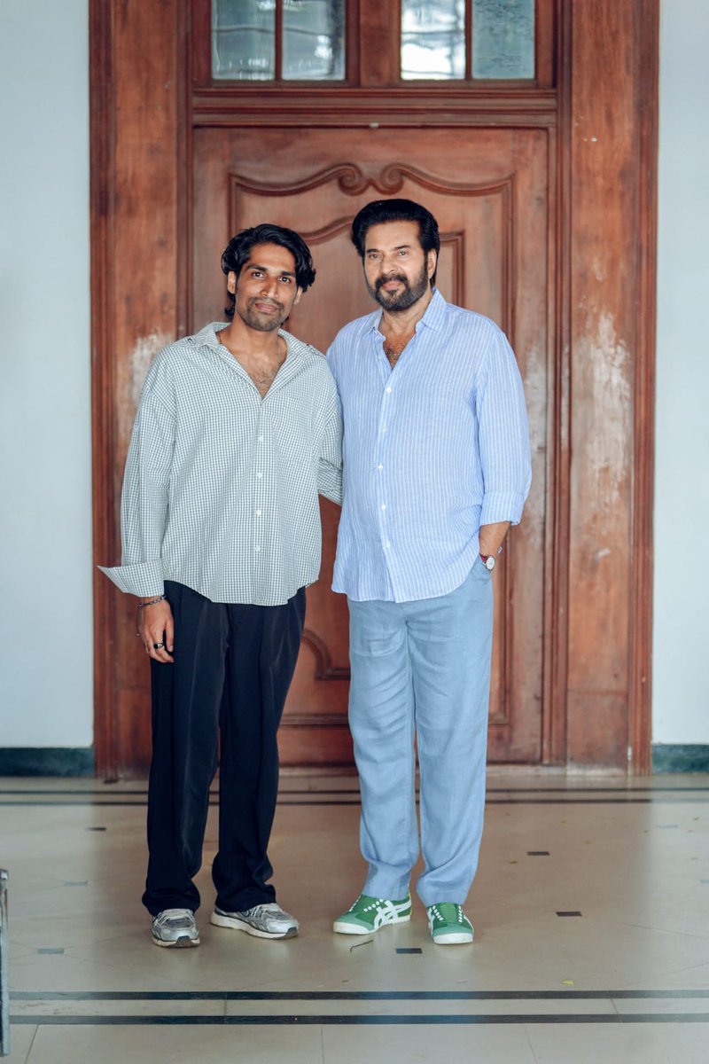 rameesrammu369's tweet photo. മമ്മുക്കാന്റെ ഒപ്പം ഇങ്ങനെ ഒരു ചേർത്തുപിടിച്ചിട്ടുള്ള ഒരു നിമിഷം പണ്ടേ ആഗ്രഹം ഉള്ള ഒന്നായിരുന്നു 🥹

മമ്മുക്ക ചേർത്തുപിടിച്ചപ്പോൾ കിട്ടിയ സന്തോഷം പറഞ്ഞു അറീക്കാൻ ആവില്ല 🥹 അത്രയ്ക്കും സന്തോഷം തരുന്ന ഒരു കാര്യം 😍😍

@mammukka 😘😘🥹

#MegastarMammootty #Mammootty https://t.co/MZrQMzCCVB